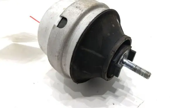 Engine mount vacuum valve