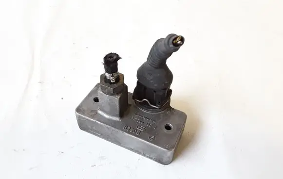 BMW 5 E60 E61 Air pressure sensor 0281002018