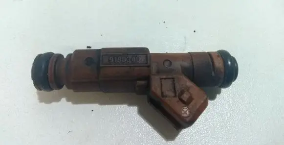Volvo S40, V40 Fuel injector 0280155831 9186340