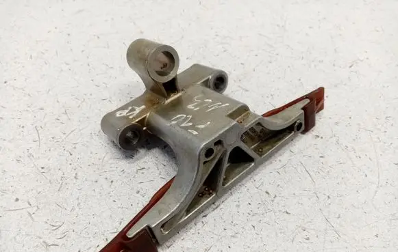 BMW 5 F10 F11 Slide rail for timing chain 11317565243 11317565242