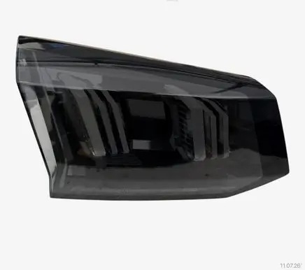 Peugeot 5008 II Tailgate rear/tail lights 9836231880