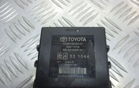 Toyota Urban Cruiser (XP110) Parking PDC control unit/module 4M0174T2I