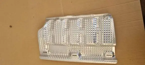 Volkswagen PASSAT B8 Heat shield in engine bay 3G0825715