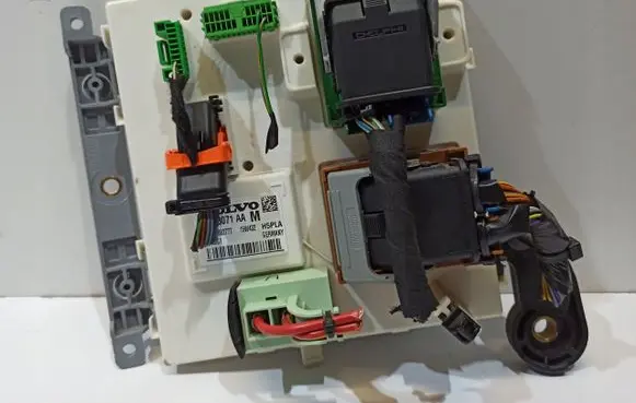 Volvo XC90 Central body control module 