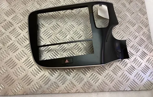 Mitsubishi Outlander Climate control/heater control trim 8002C897