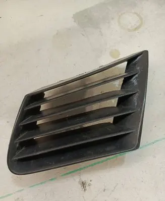 Seat Ibiza III (6L) Front bumper lower grill 6L0853677