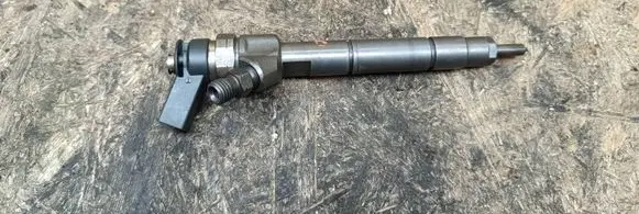 Mercedes-Benz A W169 Fuel injector 0445110167