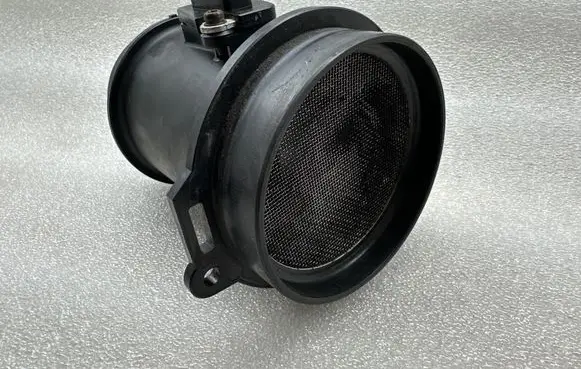Volkswagen Touareg I Mass air flow meter 059906461K