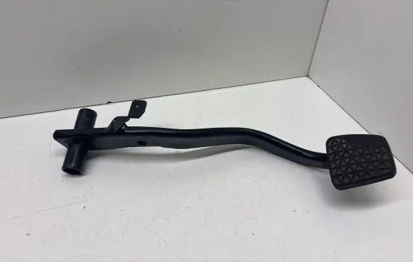 Opel Astra H Brake pedal