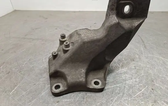 Land Rover Range Rover Sport L320 Engine mounting bracket 6H326037AB