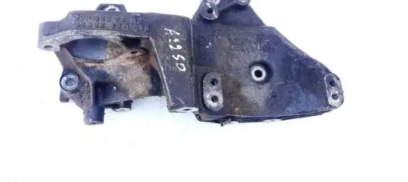 Opel Astra F Engine mounting bracket 90528680 33679