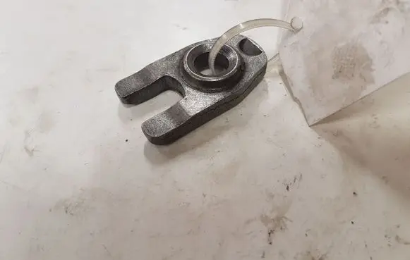 Renault Megane III Fuel Injector clamp holder 1407