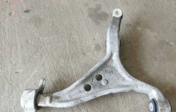 Mercedes-Benz GLE (W166 - C292) Front lower control arm/wishbone 16603