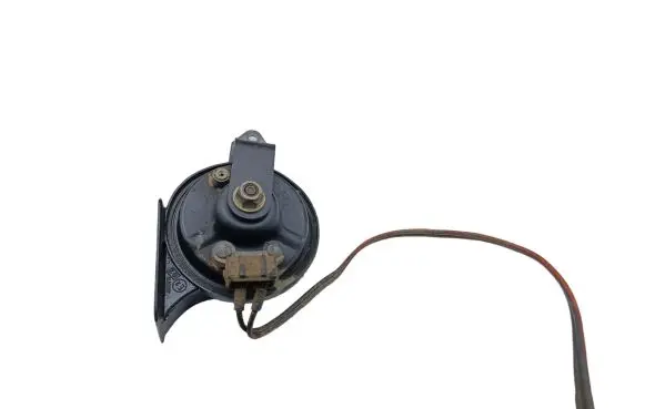 Audi A6 S6 C5 4B Horn signal 4B09512290