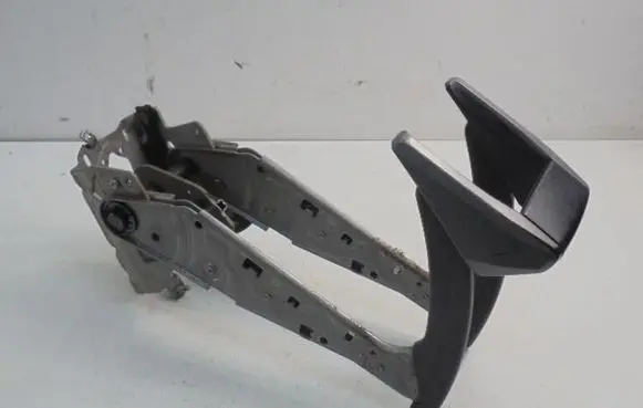 Opel Zafira B Hand brake release handle 13173080