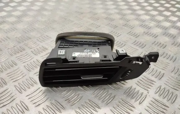 Ford Focus Dashboard side air vent grill/cover trim