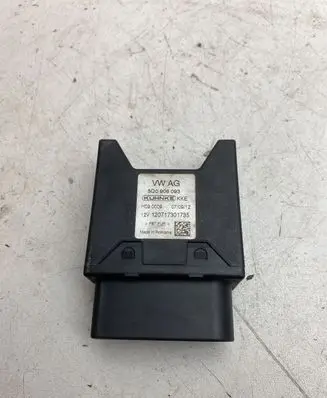 Volkswagen Golf VII Fuel injection pump control unit/module 5Q0906093