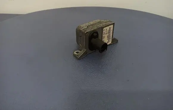 Volkswagen New Beetle ESP acceleration yaw rate sensor 1J1907637C