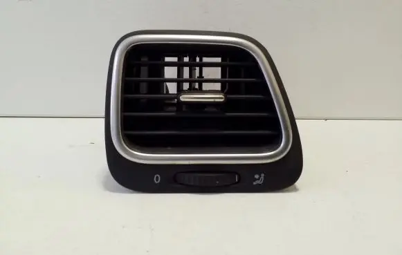 Volkswagen Eos Dashboard side air vent grill/cover trim 1Q0819704G 1Q0819710B