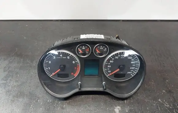 Audi A3 S3 8P Speedometer (instrument cluster) 8P0920930G