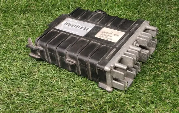 Volkswagen PASSAT B3 Engine control unit/module ECU 443907403G 0280000739