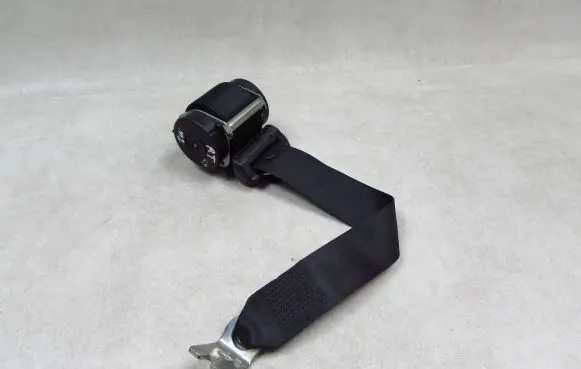 Mazda 2 Rear seatbelt 04167107 T4X9AKLE 047107