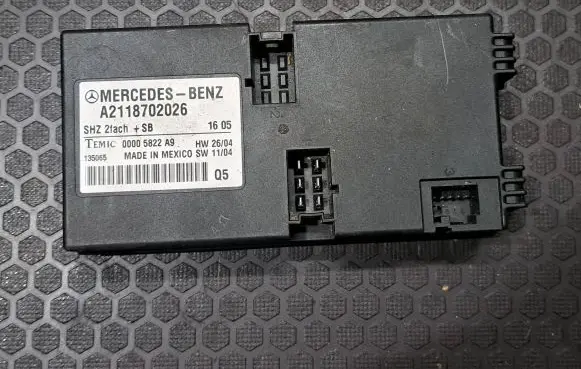 Mercedes-Benz E W211 Seat control module A2118702026
