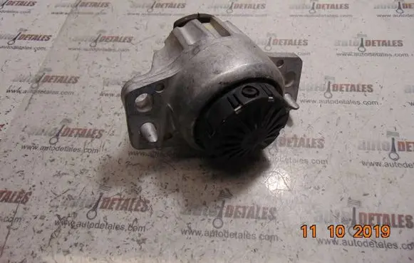 Land Rover Range Rover Velar Engine mount bracket