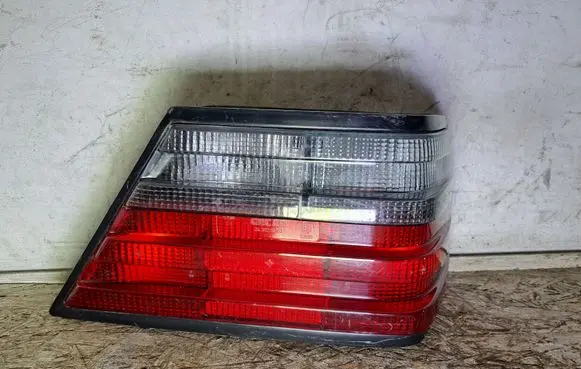 Mercedes-Benz E W124 Rear/tail lights 23362519D E352561 1248200264