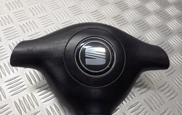 Seat Toledo II (1M) Steering wheel airbag 1M0880201M