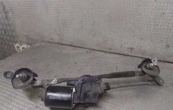 Front wiper linkage and motor