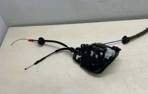 Audi A8 S8 D4 4H Rear door lock 4H0839016D