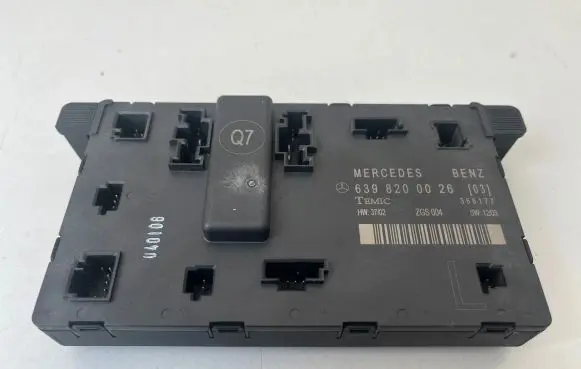 Mercedes-Benz Vito Viano W639 Door control unit/module 6398200026 ZGS004 356177