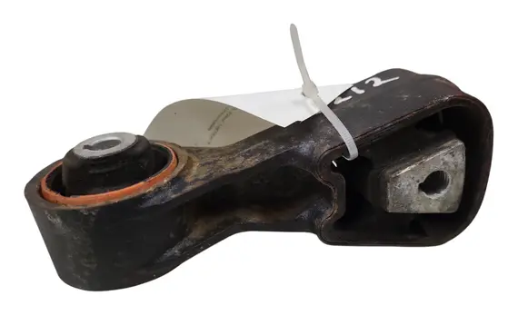 Peugeot 508 Engine mount bracket