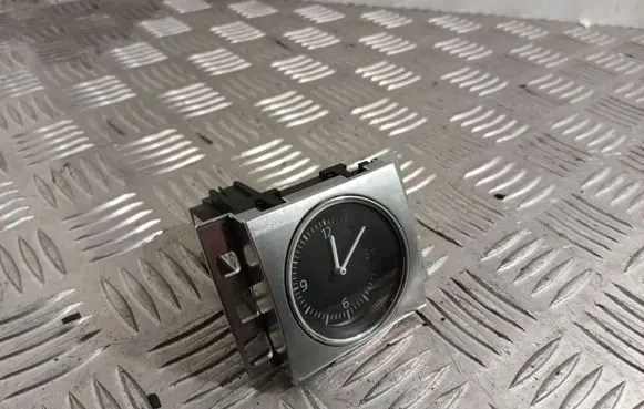 Volkswagen PASSAT B7 Clock 3AA919204A