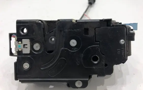 Skoda Octavia Mk2 (1Z) Front door lock 3D1837016AC