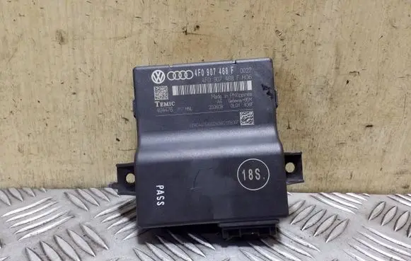 Audi Q7 4L Gateway control module 4F0907468F 404476