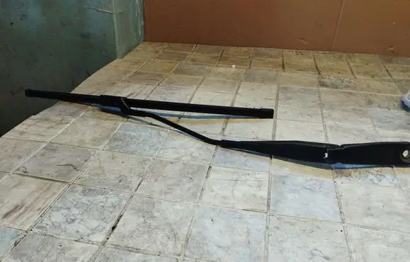 Ford Mondeo MK IV Front wiper blade arm 7S7117526AF