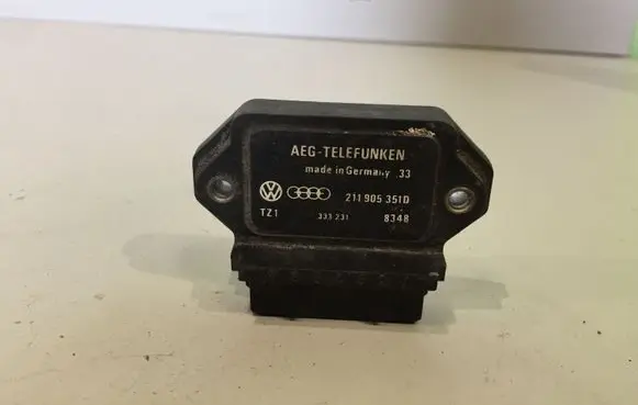 Audi 80 90 B3 Ignition amplifier control unit 211905351D 3332318348