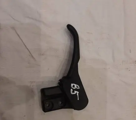 Volkswagen PASSAT B5 Engine bonnet (hood) release handle 3b1823533