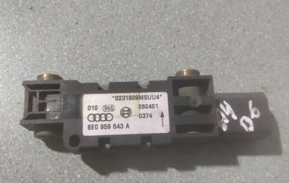 Audi A6 S6 C5 4B Airbag deployment crash/impact sensor 8E0959643A 260401 0231809MSUU4
