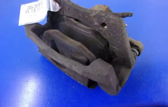 Ford Mondeo Mk III Front brake caliper