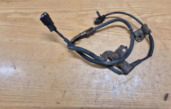 Hyundai Sonata ABS brake wheel speed sensor 598303K000