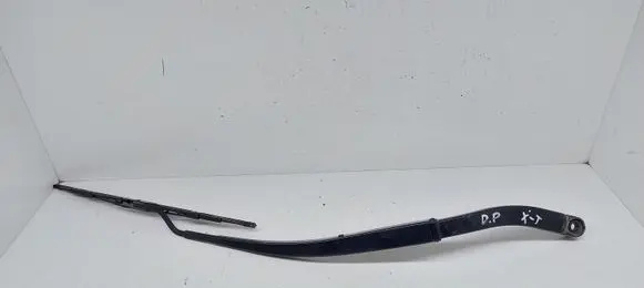 Nissan X-Trail T31 Front wiper blade arm A714JGLA