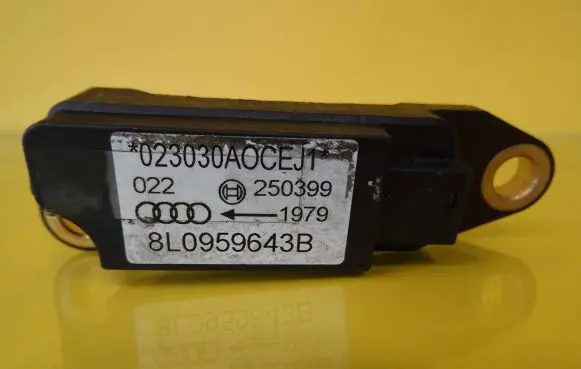 Audi A3 S3 8L Airbag deployment crash/impact sensor 8L0959643B