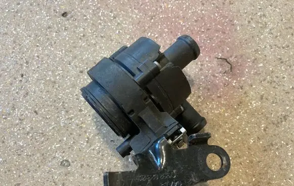 Volkswagen Golf VII Electric auxiliary coolant/water pump 5G0965567