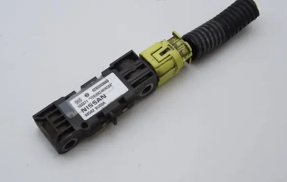 Nissan Micra Airbag deployment crash/impact sensor 985829U00A
