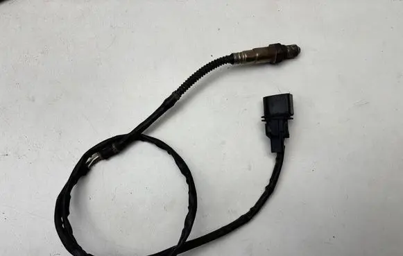 Volkswagen PASSAT B5.5 Lambda probe sensor 06B906265D