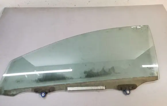Toyota Auris E180 Front door window glass four-door