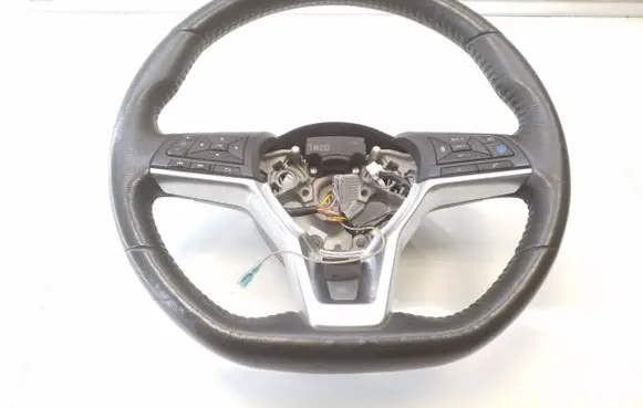 Nissan Leaf II (ZE1) Steering wheel